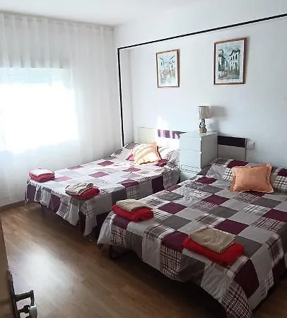 Gran Cerca Del Mar Y Castillo *